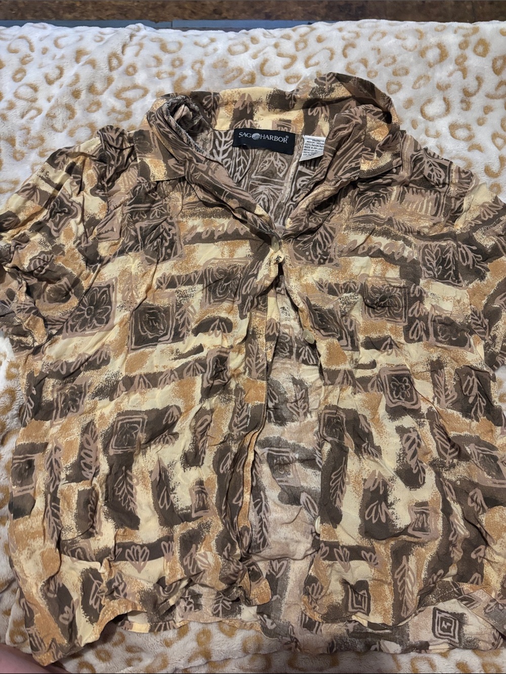 Sag Harbor Brown and Tan Geometric Print Men’s Button-Up Shirt